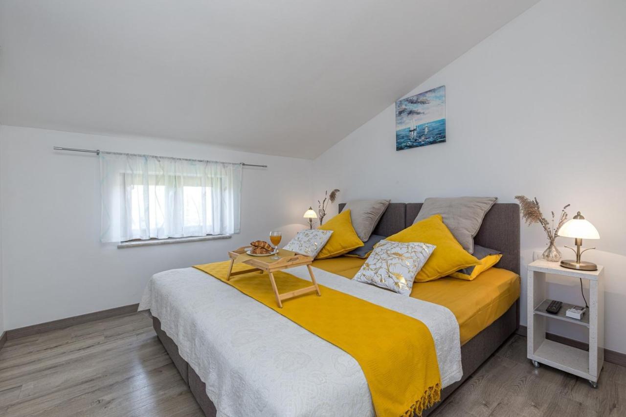 Holiday House Lidia I Rina Pićan Extérieur photo